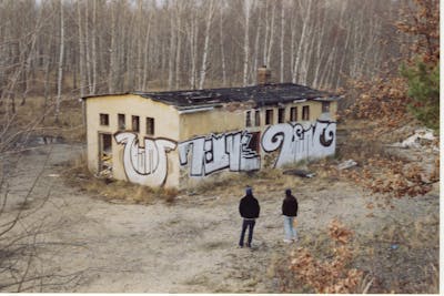 Chrome Stylewriting by Kodak, urine and OST. This Graffiti is located in Bitterfeld, Germany and was created in 2008. This Graffiti can be described as Stylewriting and Abandoned.