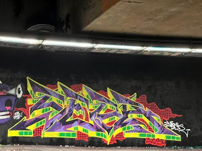 Colorful and Violet and Light Green Stylewriting by Sera and FDHZ. This Graffiti is located in bochum, Germany and was created in 2024. This Graffiti can be described as Stylewriting and Wall of Fame.