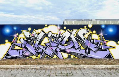 Colorful Stylewriting by Thetan. This Graffiti is located in Venezia, Italy and was created in 2022.