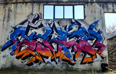 Colorful Abandoned by Spant. This Graffiti is located in Levadia, Greece and was created in 2021. This Graffiti can be described as Abandoned and Stylewriting.