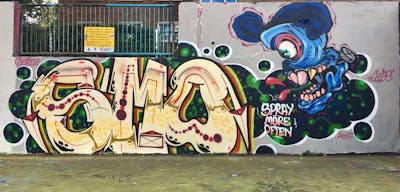 Beige and Colorful Stylewriting by Sorez, Chips and smo__crew. This Graffiti is located in London, United Kingdom and was created in 2017. This Graffiti can be described as Stylewriting, Characters and Wall of Fame.