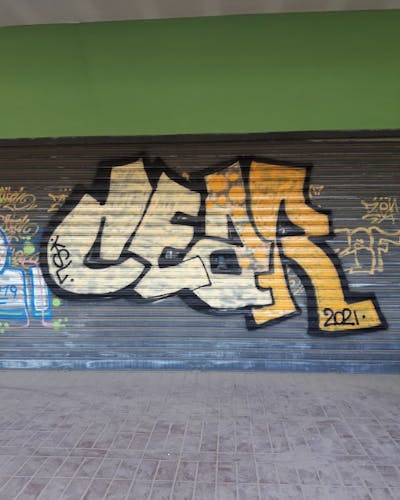 Beige and Black Stylewriting by CEAR.ONE. This Graffiti is located in Bari, Italy and was created in 2021. This Graffiti can be described as Stylewriting and Street Bombing.