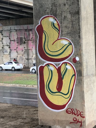 Beige and Red Handstyles by Grude. This Graffiti is located in salvador, Brazil and was created in 2021. This Graffiti can be described as Handstyles and Street Bombing.