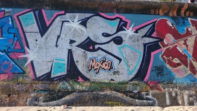 Chrome and Grey and Colorful Stylewriting by vrs and Drain. This Graffiti is located in Rio de Janeiro, Brazil and was created in 2015. This Graffiti can be described as Stylewriting and Street Bombing.