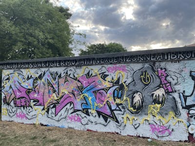 Colorful Stylewriting by Twis. This Graffiti is located in Germany and was created in 2024. This Graffiti can be described as Stylewriting and Characters.