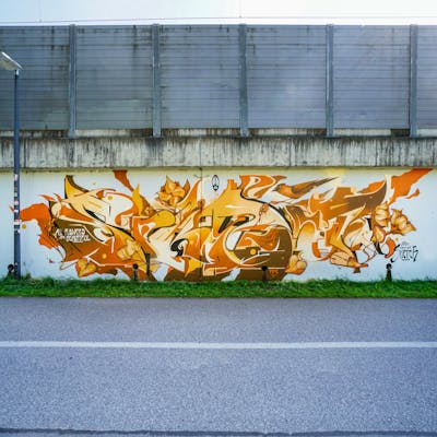 Orange and Yellow Stylewriting by Crazy Mister Sketch. This Graffiti is located in Salzburg, Austria and was created in 2023.