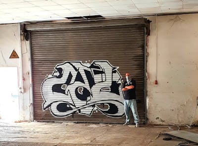 Chrome Abandoned by CEL. This Graffiti is located in Nürnberg, Germany and was created in 2021. This Graffiti can be described as Abandoned and Stylewriting.