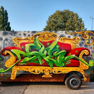 Light Green and Colorful Stylewriting by Shew and the Buddys. This Graffiti is located in Germany and was created in 2022. This Graffiti can be described as Stylewriting and Cars.