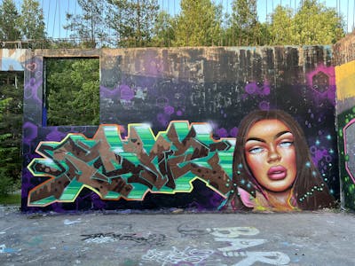 Colorful Stylewriting by rosanna kont and sanz016. This Graffiti is located in Eskilstuna, Sweden and was created in 2022. This Graffiti can be described as Stylewriting, Abandoned and Characters.