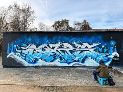 Light Blue and White and Black Stylewriting by Gaps. This Graffiti is located in Leipzig, Germany and was created in 2023. This Graffiti can be described as Stylewriting and Wall of Fame.