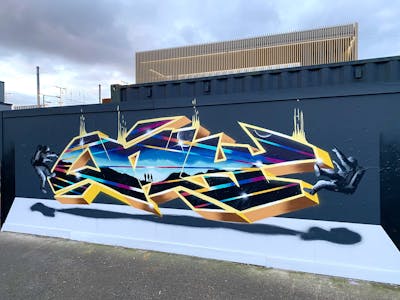 Colorful Stylewriting by Only E1. This Graffiti is located in London, United Kingdom and was created in 2022. This Graffiti can be described as Stylewriting, 3D and Characters.