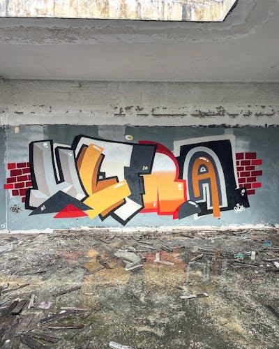 Colorful Stylewriting by ULTRABROK. This Graffiti is located in Porto, Portugal and was created in 2024. This Graffiti can be described as Stylewriting and Abandoned.