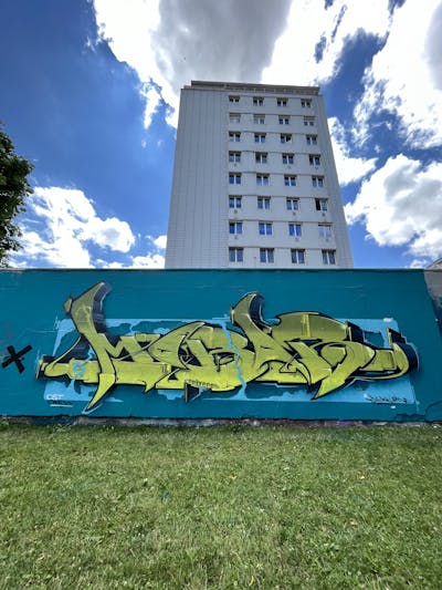 Light Green and Cyan Stylewriting by mobar. This Graffiti is located in Linz, Austria and was created in 2022. This Graffiti can be described as Stylewriting and Wall of Fame.