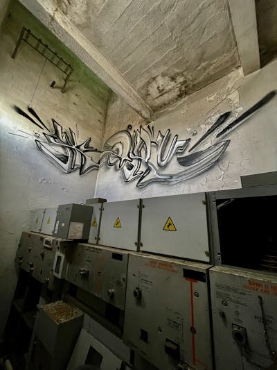 Black and White Stylewriting by Ketru. This Graffiti is located in France and was created in 2023. This Graffiti can be described as Stylewriting, Abandoned, Atmosphere and Throw Up.