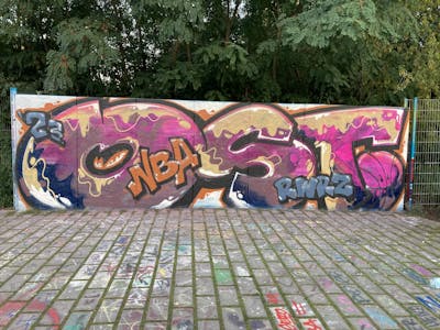 Colorful Stylewriting by Hülpman, OST, NBA, RWRZ, Gerd49 and Atol. This Graffiti is located in Berlin, Germany and was created in 2023. This Graffiti can be described as Stylewriting and Wall of Fame.