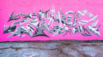 Coralle and Grey Stylewriting by Zuawé. This Graffiti is located in United States and was created in 2023. This Graffiti can be described as Stylewriting, Characters, Streetart and Futuristic.