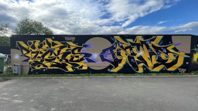 Yellow and Black Stylewriting by Picks and AZME. This Graffiti is located in Gera, Germany and was created in 2022. This Graffiti can be described as Stylewriting and Wall of Fame.