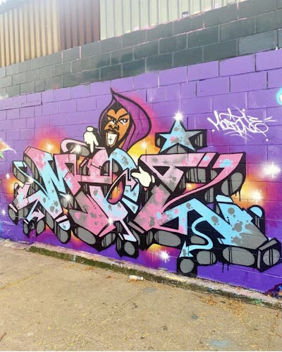 Coralle and Colorful Stylewriting by MOI. This Graffiti is located in New York, United States and was created in 2022. This Graffiti can be described as Stylewriting and Characters.
