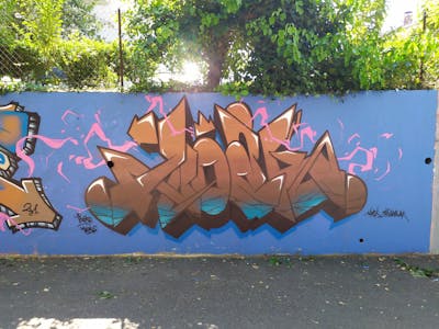 Brown Stylewriting by CDB, MCT, BK and Noack. This Graffiti is located in Montauban, France and was created in 2021. This Graffiti can be described as Stylewriting and Wall of Fame.
