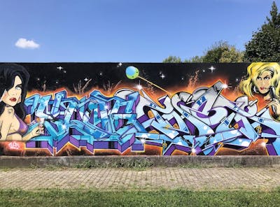 Colorful Stylewriting by Thetan one and Slog175. This Graffiti is located in Venezia, Italy and was created in 2021. This Graffiti can be described as Stylewriting, Wall of Fame and Characters.