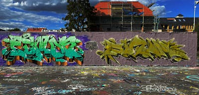 Colorful and Light Green Stylewriting by Sirom and Fumok. This Graffiti is located in Leipzig, Germany and was created in 2022. This Graffiti can be described as Stylewriting and Wall of Fame.