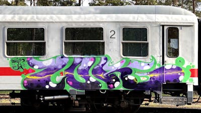 Light Green and Violet Stylewriting by Cors One. This Graffiti is located in Berlin, Germany and was created in 2022. This Graffiti can be described as Stylewriting and Trains.