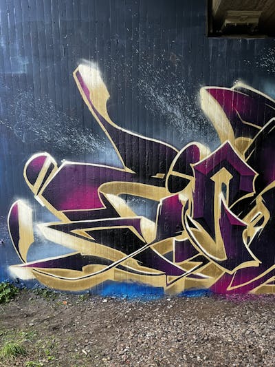 Violet and Beige Stylewriting by ZICK and PMZ CREW. This Graffiti is located in Oldenburg, Germany and was created in 2024.