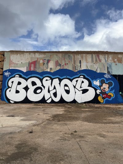 Chrome and Black and Blue Stylewriting by Bamos. This Graffiti is located in Valencia, Spain and was created in 2023. This Graffiti can be described as Stylewriting and Characters.
