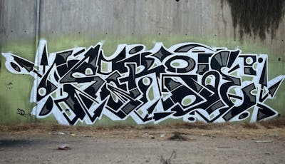 White and Black Stylewriting by SORIE. This Graffiti is located in Tel aviv, Israel and was created in 2022.