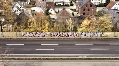 Chrome and Red Stylewriting by ABS. This Graffiti is located in Bremen, Germany and was created in 2020. This Graffiti can be described as Stylewriting, Street Bombing and Atmosphere.