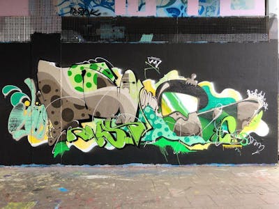 Light Green and Colorful Stylewriting by Pout. This Graffiti is located in Essem, Germany and was created in 2020. This Graffiti can be described as Stylewriting and Futuristic.