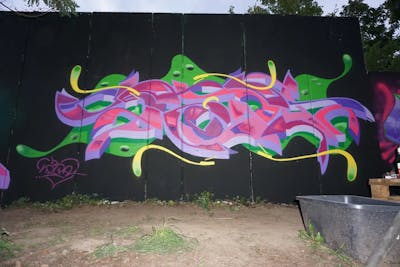 Coralle and Light Green Stylewriting by Dipa. This Graffiti is located in Berlin, Germany and was created in 2022. This Graffiti can be described as Stylewriting and Wall of Fame.