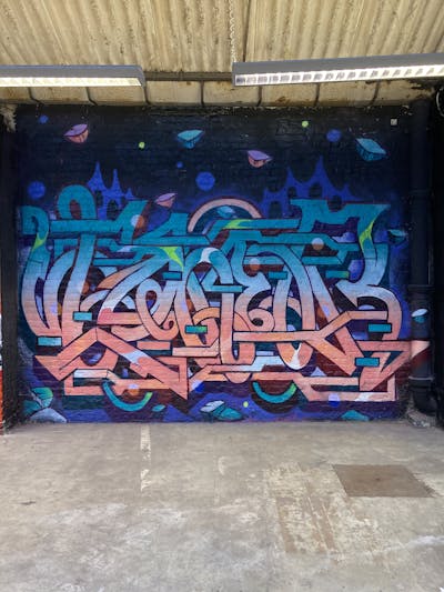 Coralle and Cyan Stylewriting by Toner2. This Graffiti is located in Brussels, Belgium and was created in 2022. This Graffiti can be described as Stylewriting and Abandoned.