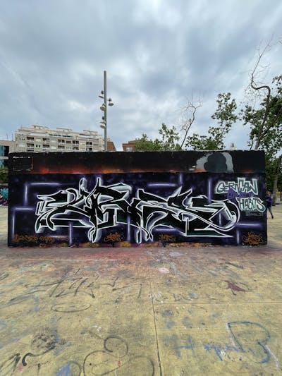 Black and White Stylewriting by ORES24. This Graffiti is located in Barcelona, Spain and was created in 2023.