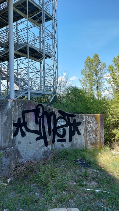 Black Handstyles by Cimet. This Graffiti is located in Zagreb, Croatia and was created in 2023. This Graffiti can be described as Handstyles and Abandoned.
