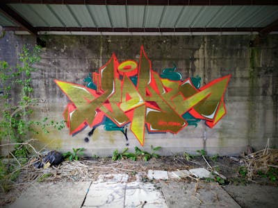 Light Green and Red Stylewriting by CDB, MCT, BK and Noack. This Graffiti is located in Montauban, France and was created in 2021. This Graffiti can be described as Stylewriting and Abandoned.