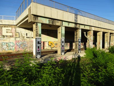 Chrome Stylewriting by 689 and 689ers. This Graffiti is located in coswig, Germany and was created in 2022. This Graffiti can be described as Stylewriting and Line Bombing.