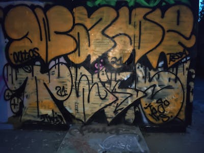 Orange Stylewriting by Twis and wade. This Graffiti is located in Germany and was created in 2021.
