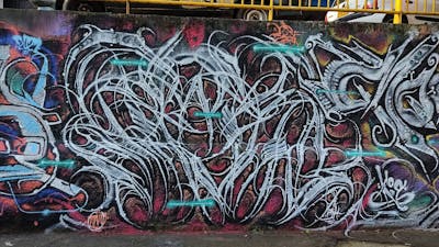 White Stylewriting by PEK. This Graffiti is located in Caracas, Venezuela and was created in 2022.