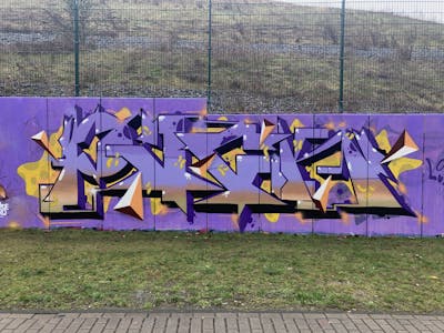 Violet and Beige Stylewriting by PUCK. This Graffiti is located in cologne, Germany and was created in 2023. This Graffiti can be described as Stylewriting and Wall of Fame.