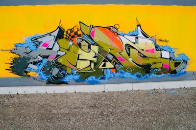 Colorful Stylewriting by TRD and Herz. This Graffiti is located in Dortmund, Germany and was created in 2023.