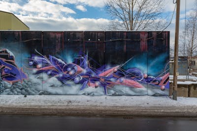 Coralle and Colorful and Violet Stylewriting by Floyd and TMF. This Graffiti is located in Chemnitz, Germany and was created in 2023. This Graffiti can be described as Stylewriting.