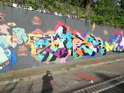 Colorful Stylewriting by SHET. This Graffiti is located in Essen, Germany and was created in 2023. This Graffiti can be described as Stylewriting and Wall of Fame.