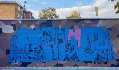Blue and Coralle Stylewriting by Neist and REALiTY. This Graffiti is located in London, United Kingdom and was created in 2020.