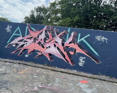 Coralle and Cyan Stylewriting by Abik. This Graffiti is located in Hamburg, Germany and was created in 2022. This Graffiti can be described as Stylewriting and Wall of Fame.