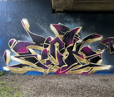 Beige and Violet Stylewriting by ZICK and PMZ CREW. This Graffiti is located in Oldenburg, Germany and was created in 2024.