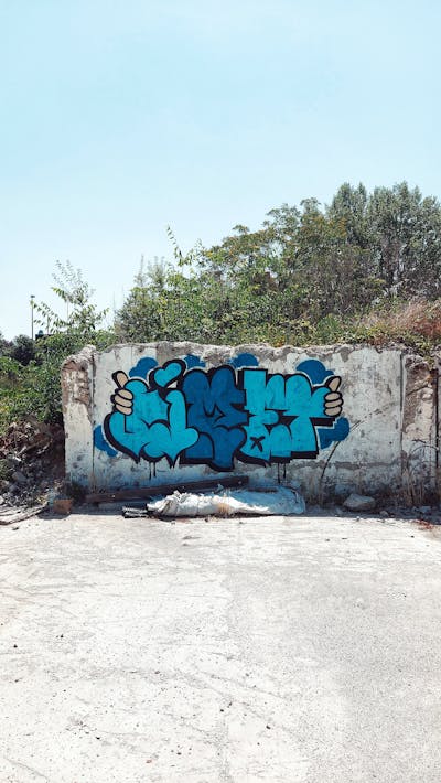 Light Blue and Blue Stylewriting by Cimet. This Graffiti is located in Zagreb, Croatia and was created in 2022. This Graffiti can be described as Stylewriting and Abandoned.